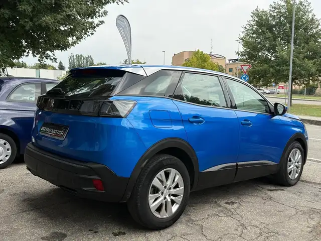 Peugeot 3008 view 3