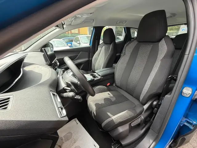Peugeot 3008 view 7