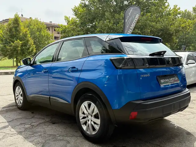 Peugeot 3008 view 4