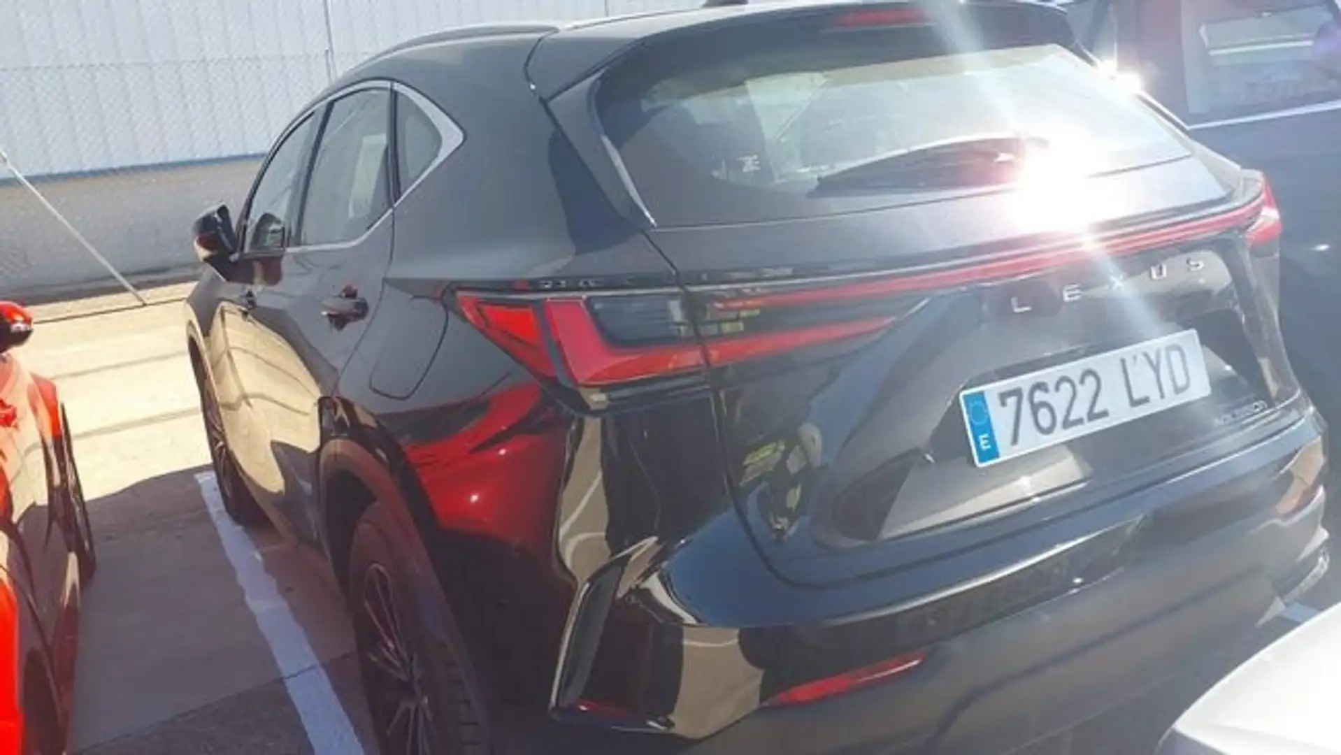 Lexus NX 350h Business 2WD Negro - 2