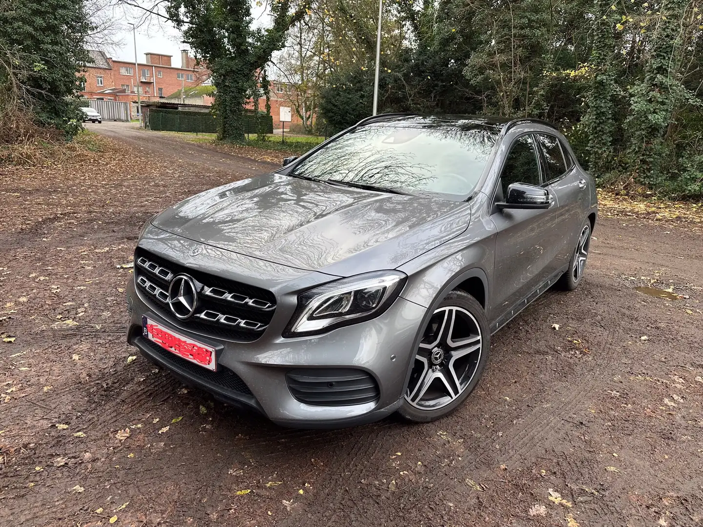 Mercedes-Benz GLA 180 7G-DCT AMG Line - 1