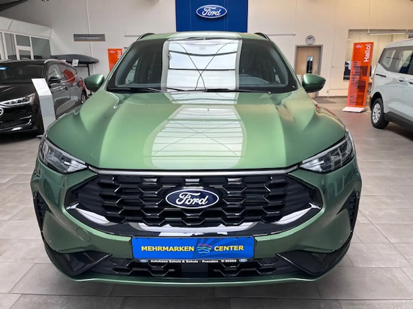 Ford Kuga 1.5 EcoBoost  ST-Line Kamera Navi Winterpaket Groen - 2