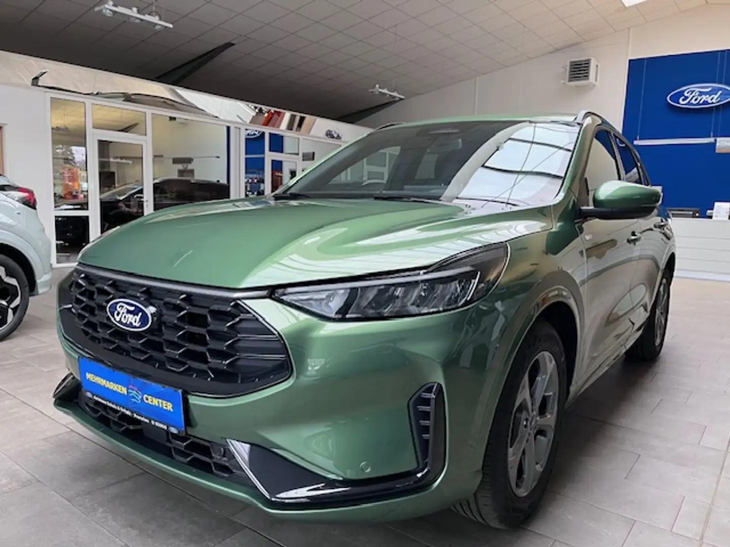 Ford Kuga 1.5 EcoBoost  ST-Line Kamera Navi Winterpaket Groen - 1