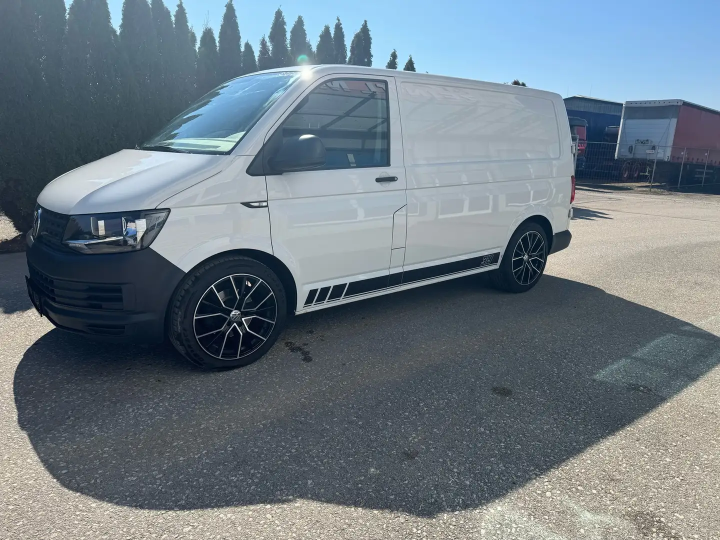 Volkswagen T6 Transporter 2.0 TDI Automatik, Tempomat Navi, KR - 1
