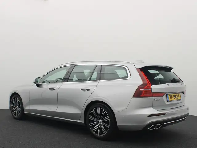 Volvo V60 view 3