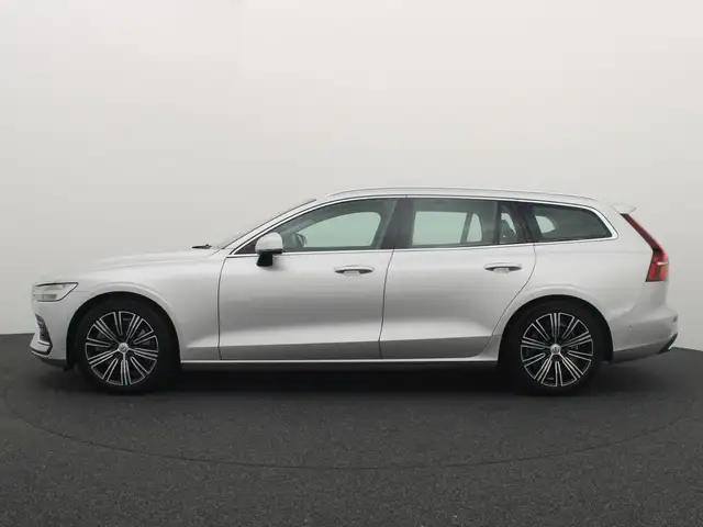 Volvo V60 view 2