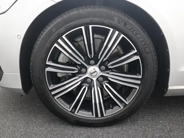 Volvo V60 view 5