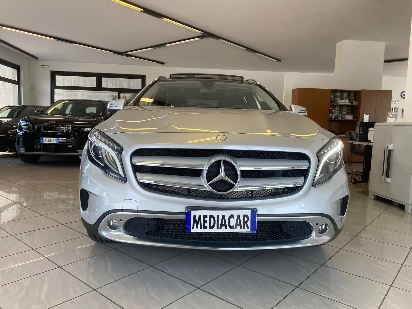 Mercedes-Benz GLA 200 d (cdi) Sport 4matic auto Argento - 2