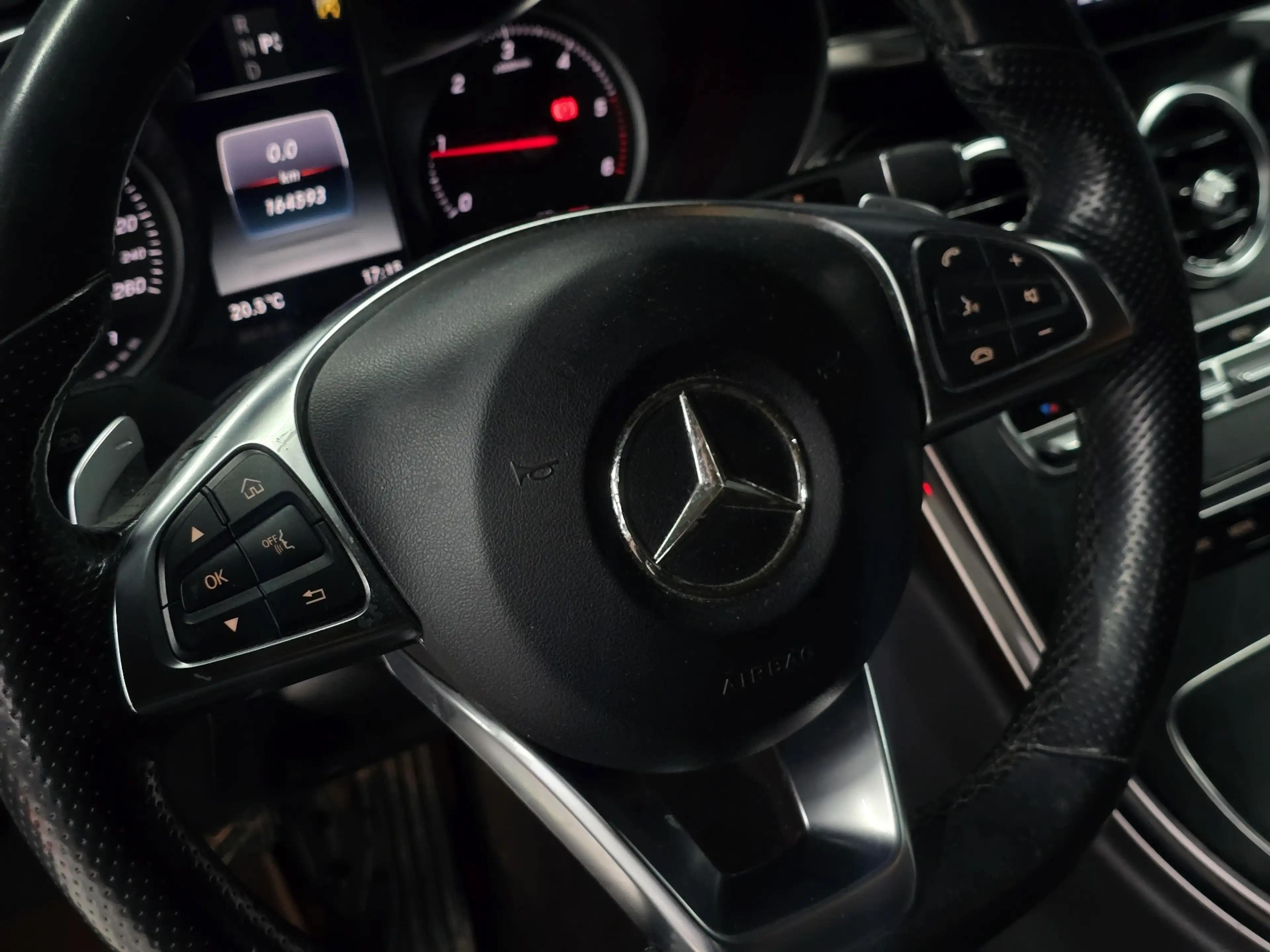 Mercedes-Benz C 180 d PACK AMG * 1er prop * Garantie * — photo 9