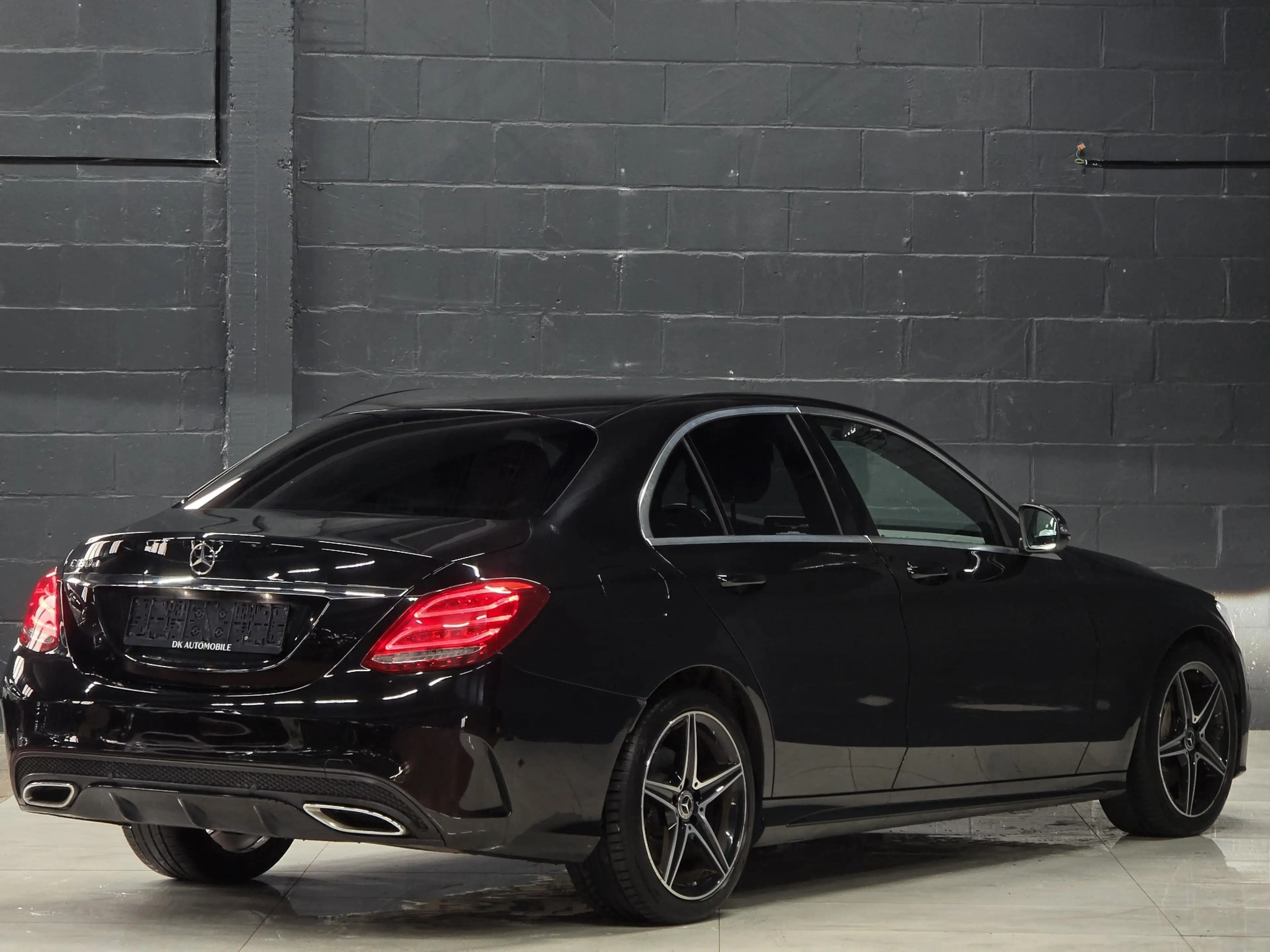 Mercedes-Benz C 180 d PACK AMG * 1er prop * Garantie * — photo 2