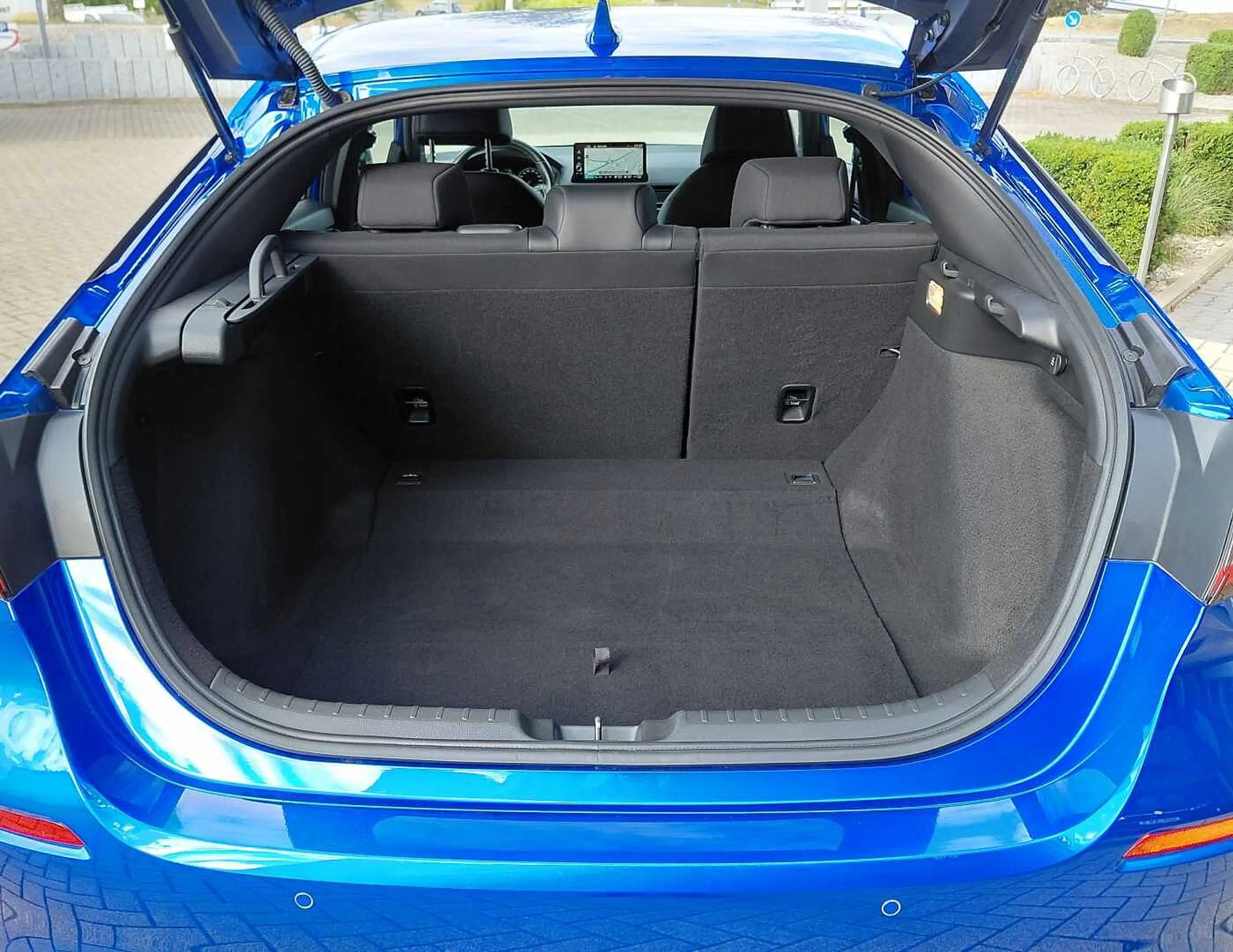 Honda Civic e:HEV 2.0 i-MMD Hybrid Sport — photo 6