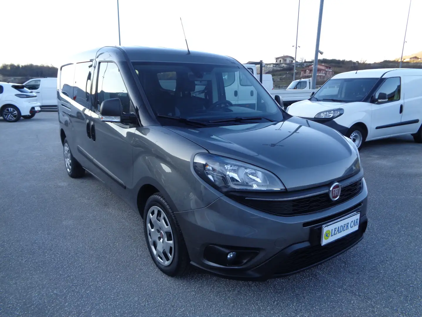 Fiat Doblo Maxi 1.6 mjt 105cv  N1 Autocarro 5 Posti Grau - 1