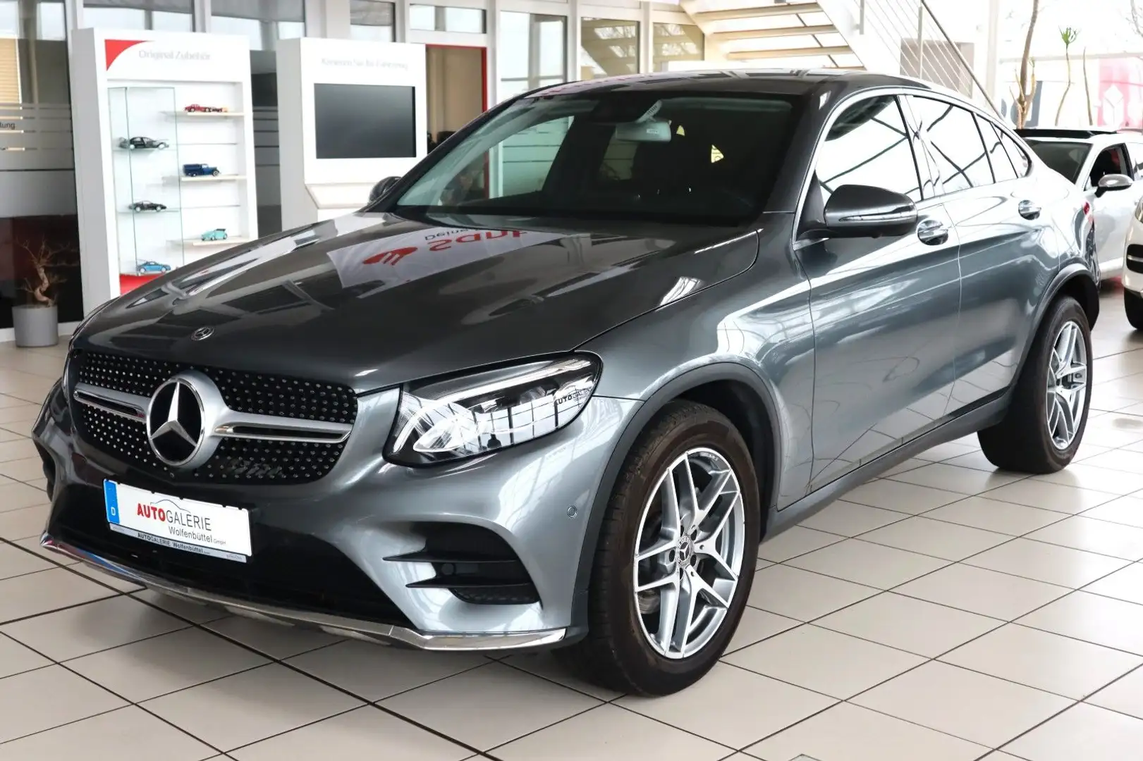 Mercedes-Benz GLC 250 4Matic Coupe AMG Kamera Leder Grau - 1