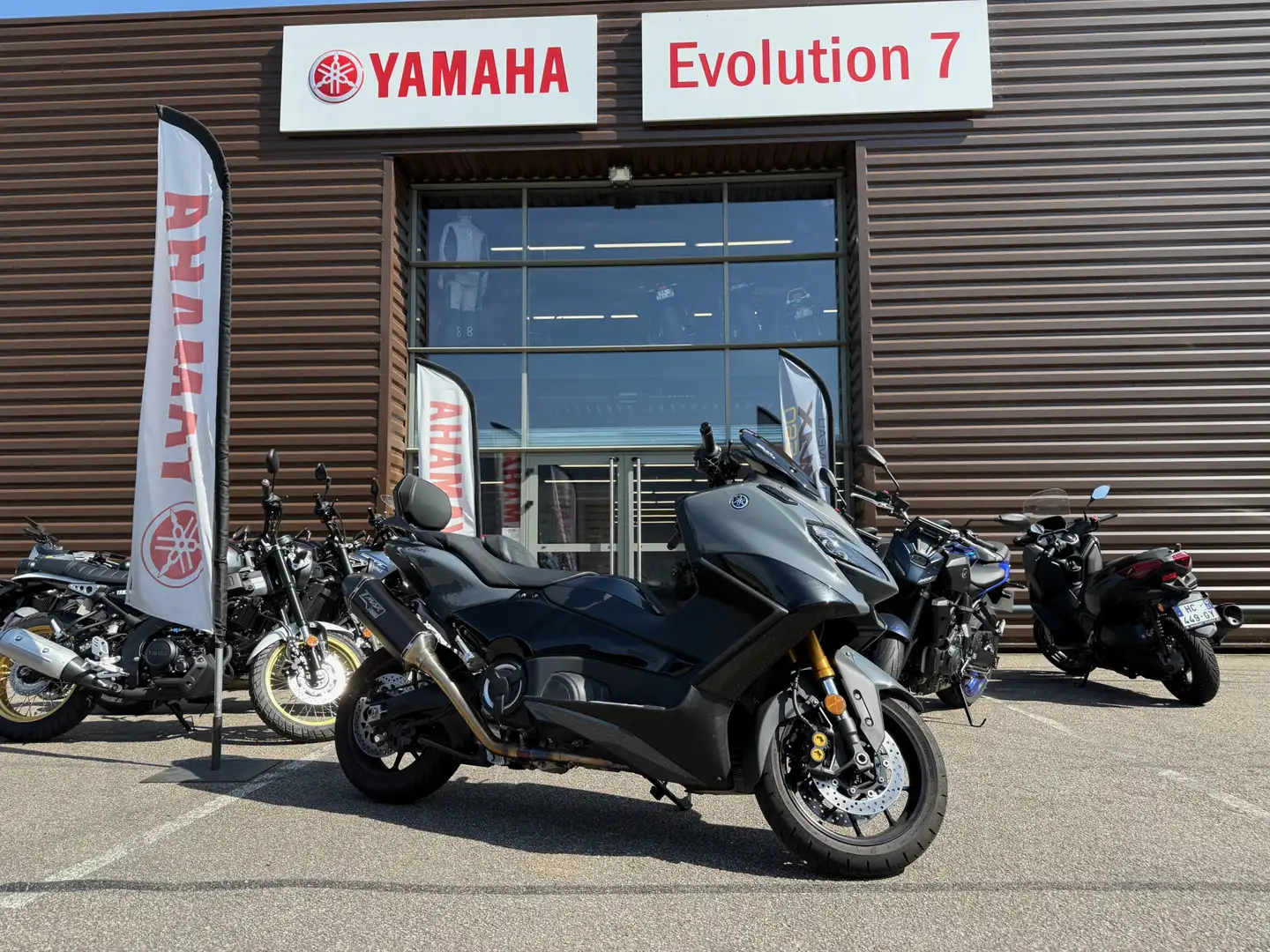 Yamaha TMAX 560 Gris - 1