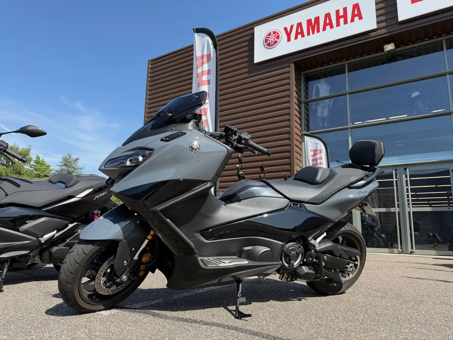 Yamaha TMAX 560 Gris - 2