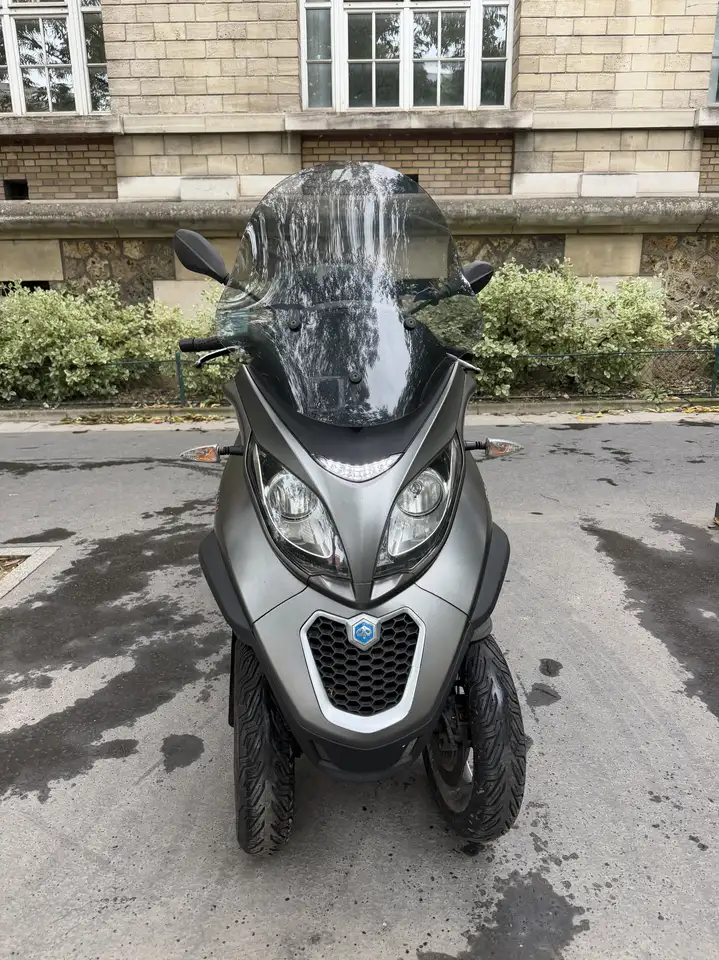 Piaggio MP3 500