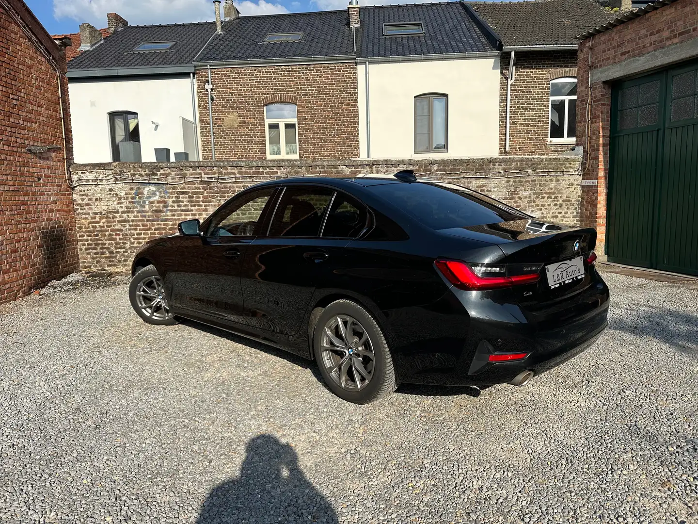 BMW 320 320iXAS OPF Zwart - 2