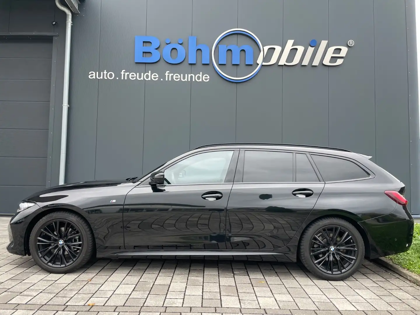 BMW 318 i Touring/M-Sport/AHK/ACC/HUD/Facelift/18" M Noir - 1