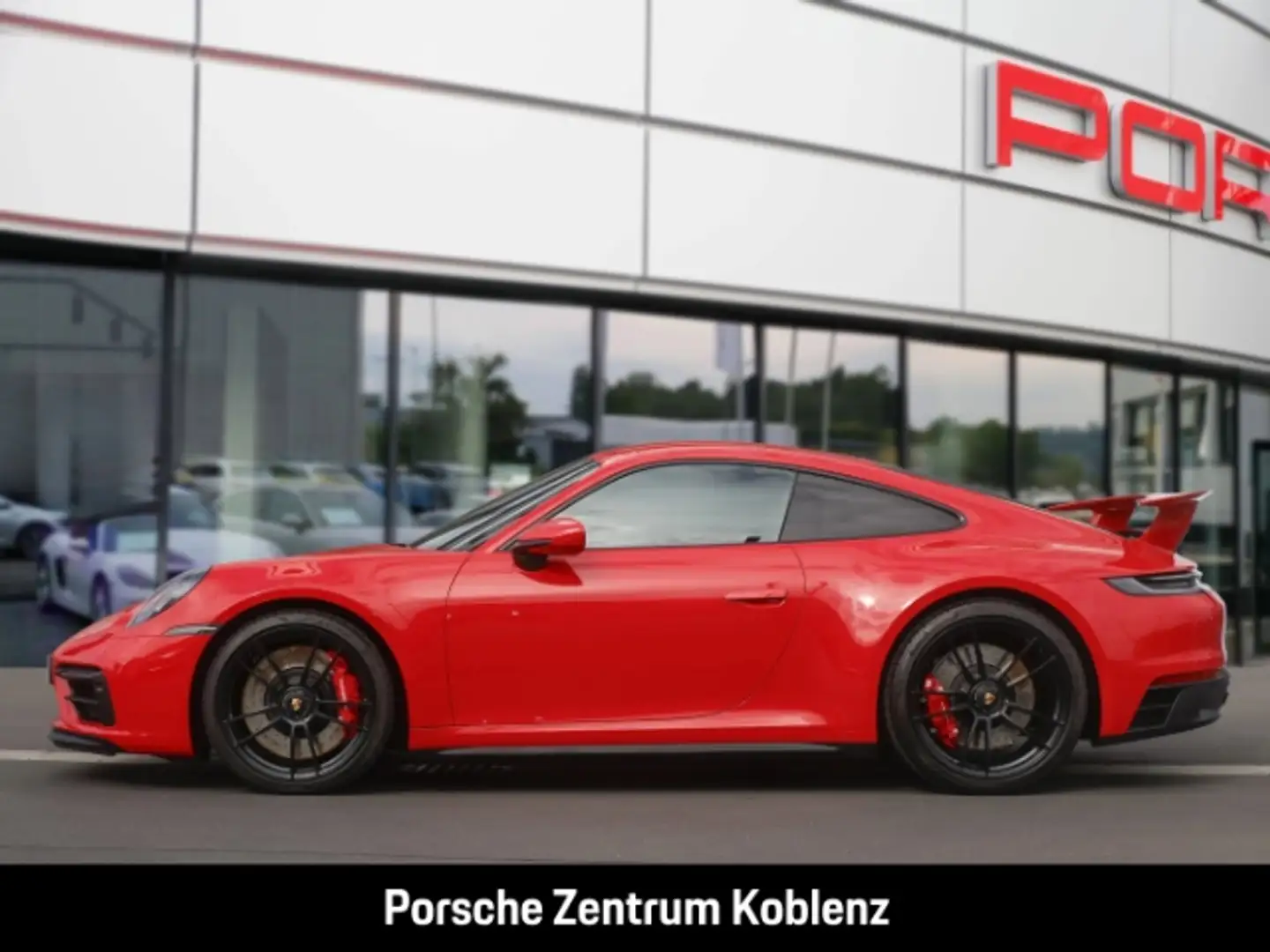 Porsche 992 (911) Carrera GTS Rot - 2
