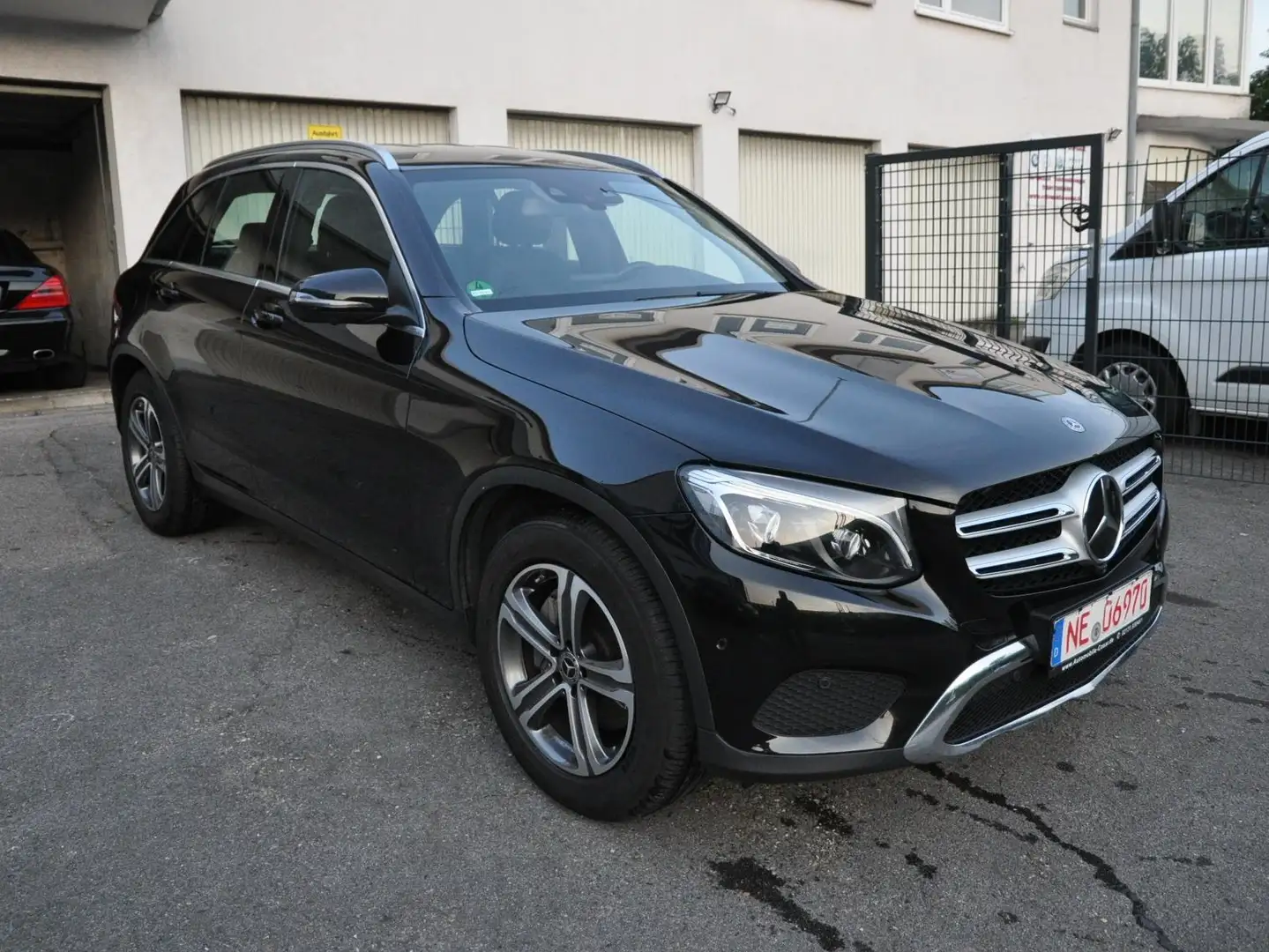 Mercedes-Benz GLC 220 d 4Matic 9G-TRONIC*360°Kamera-AHK-LED-Teilleder Zwart - 1
