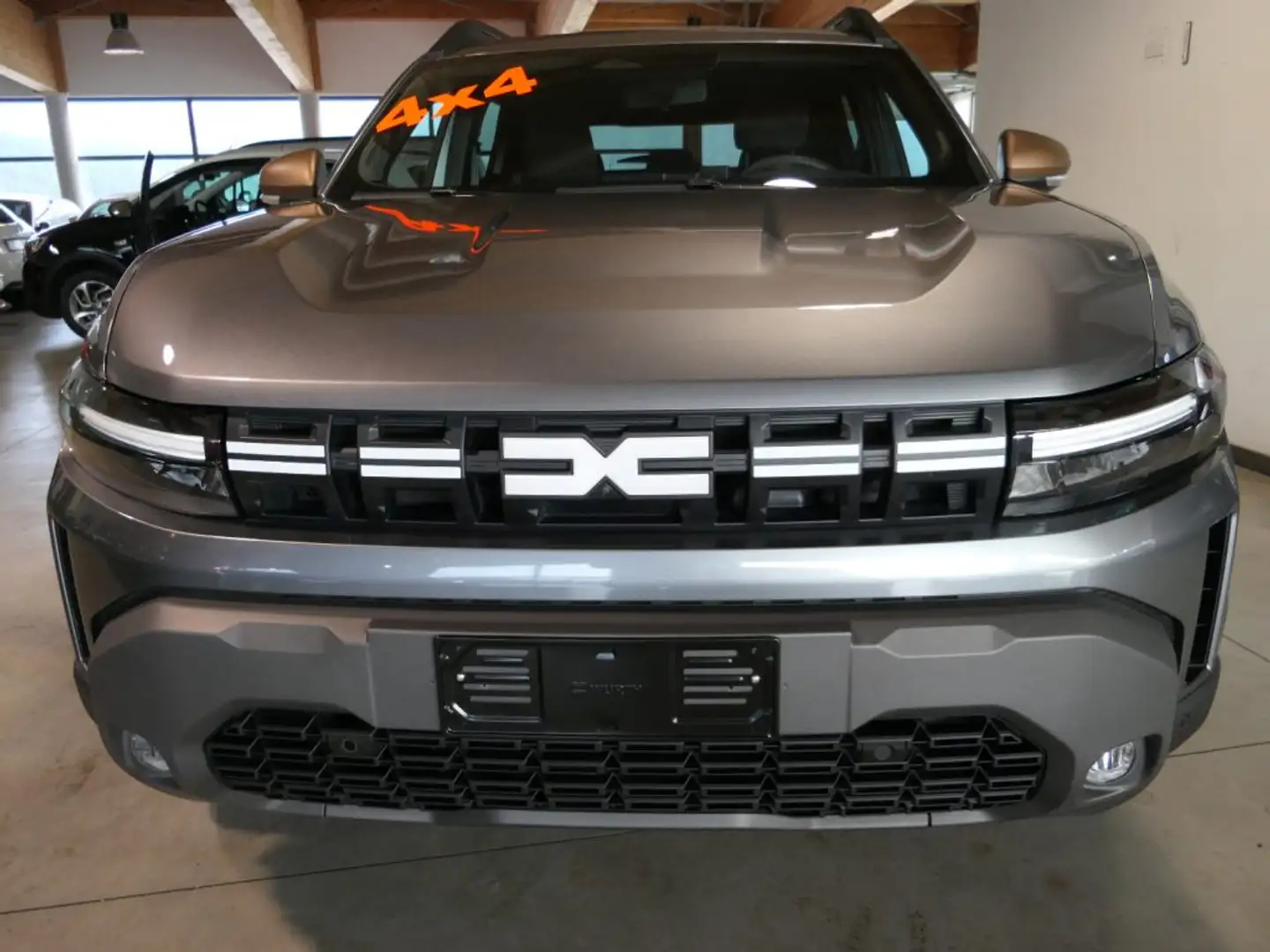 Dacia Duster Tce 130 CV MHEV Extreme Gris - 1