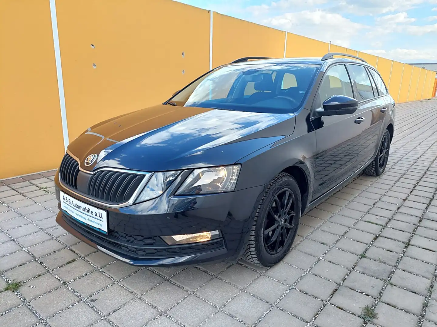 Skoda Octavia Finanzierung möglich Schwarz - 1