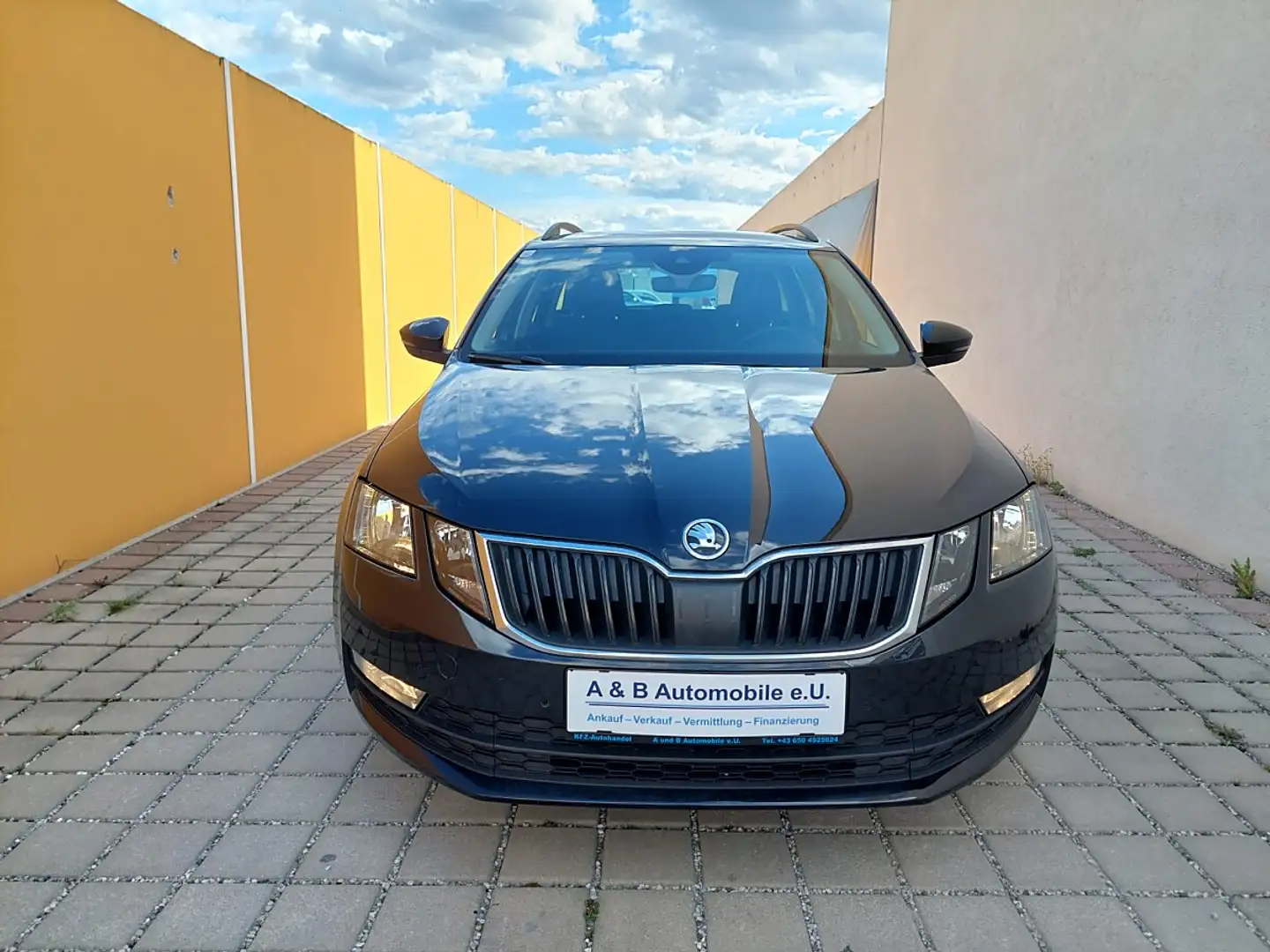 Skoda Octavia Finanzierung möglich Schwarz - 1