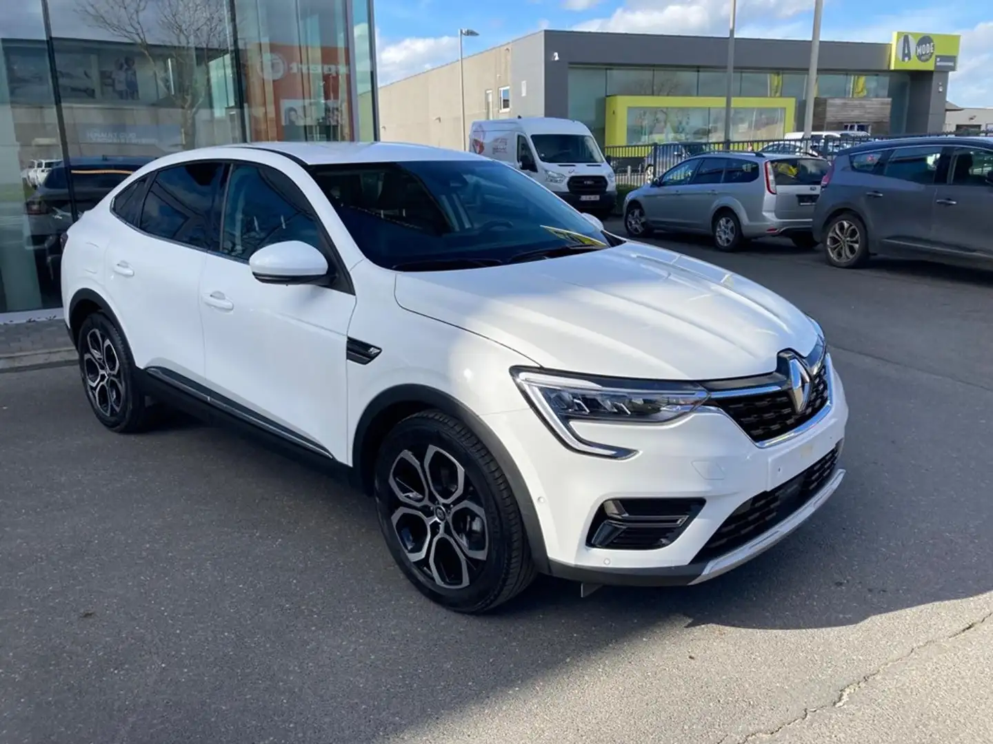 Renault Arkana 1.6i E-TECH HEV Intens Білий - 1