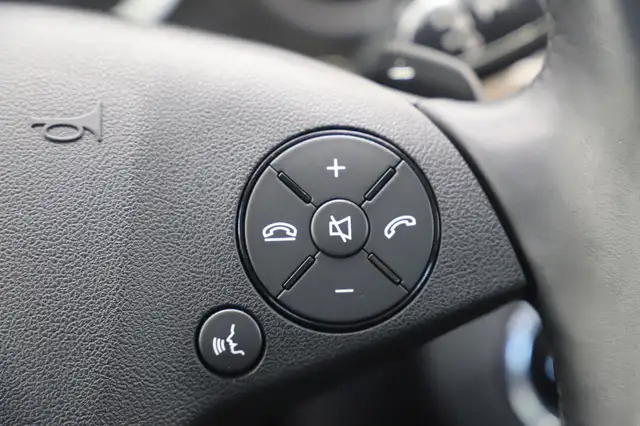 Mercedes-Benz E-Class view 26