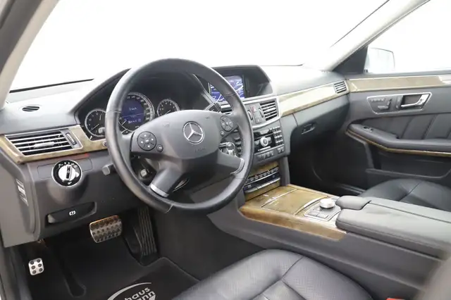 Mercedes-Benz E-Class view 13