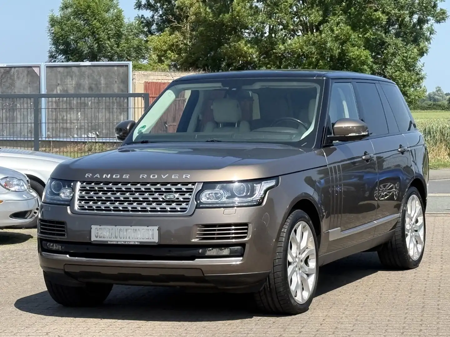 Land Rover Range Rover SDV8 Vogue aus 2.Hand 22" Alu Pano AHK Scheckheft Szürke - 1