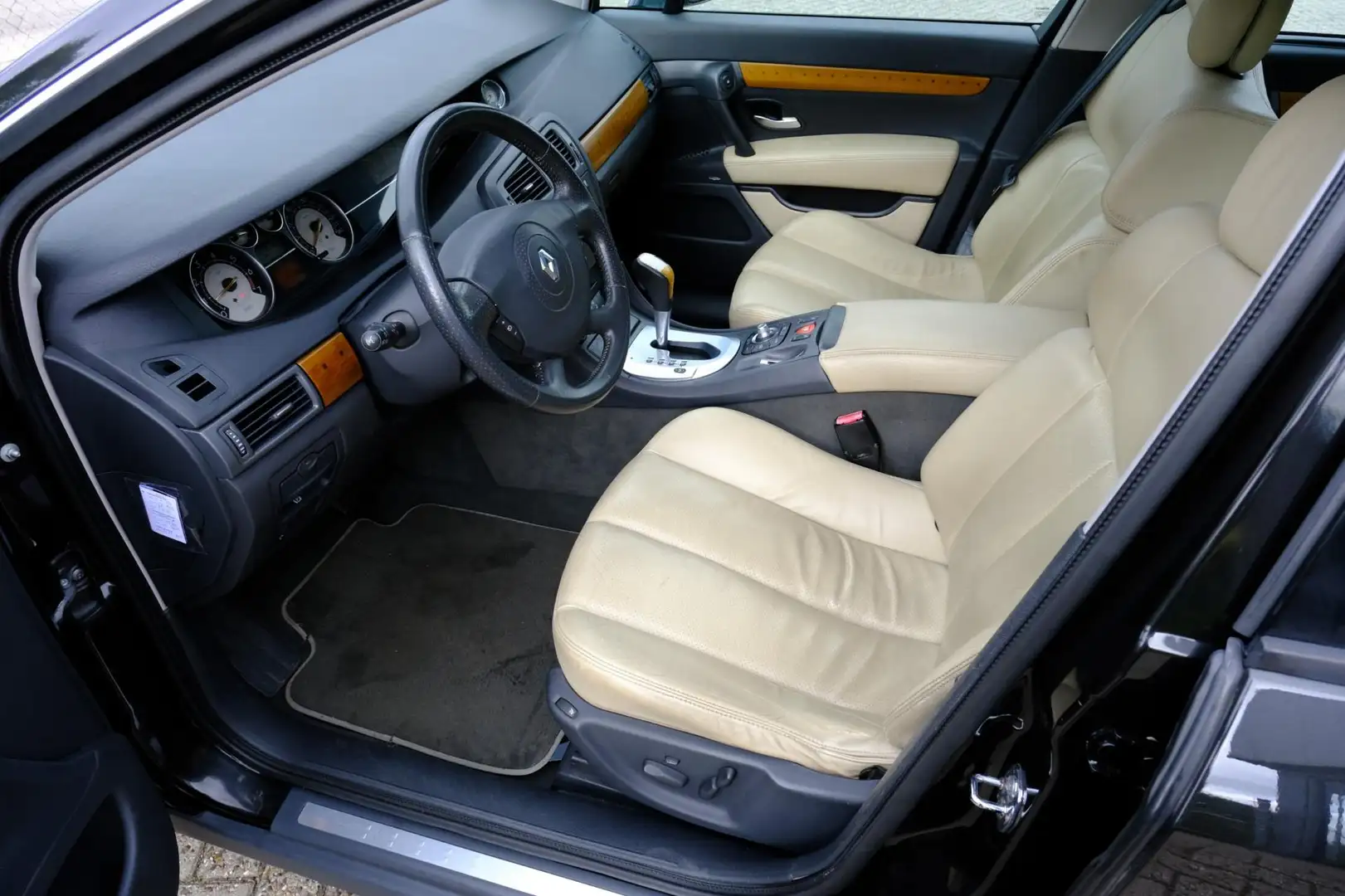 Renault Vel Satis 3.5 V6 24V Initiale Aut. Xenon|Leder|Navi|LMV Zwart - 2