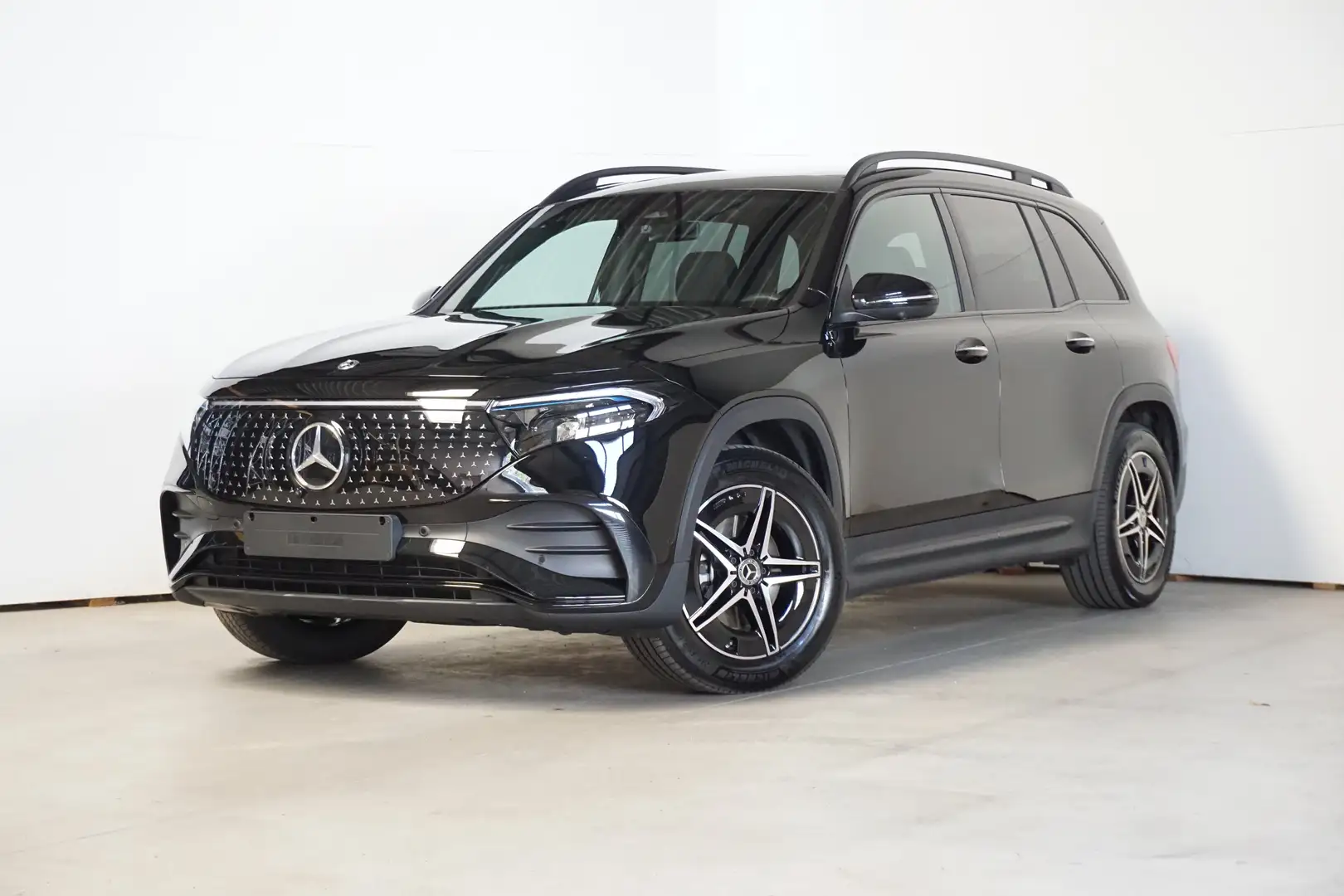 Mercedes-Benz EQB 300 EQB 300 4Matic AMG Line Noir - 1