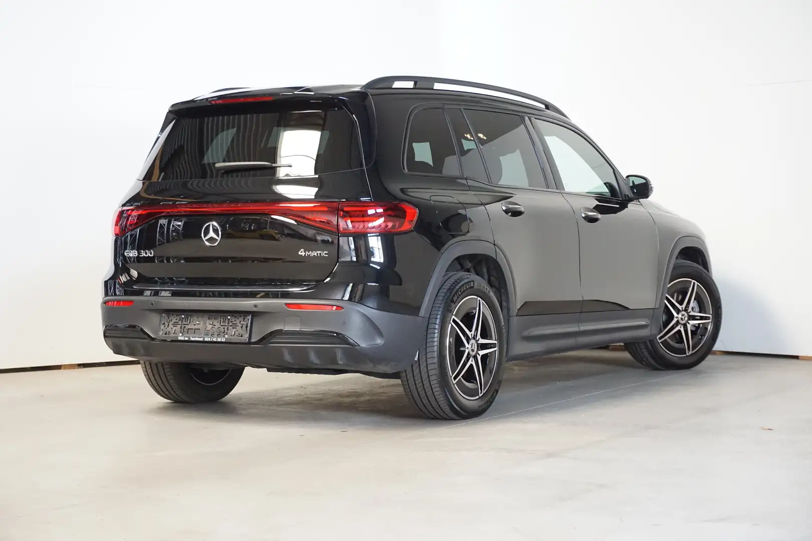 Mercedes-Benz EQB 300 EQB 300 4Matic AMG Line Noir - 2