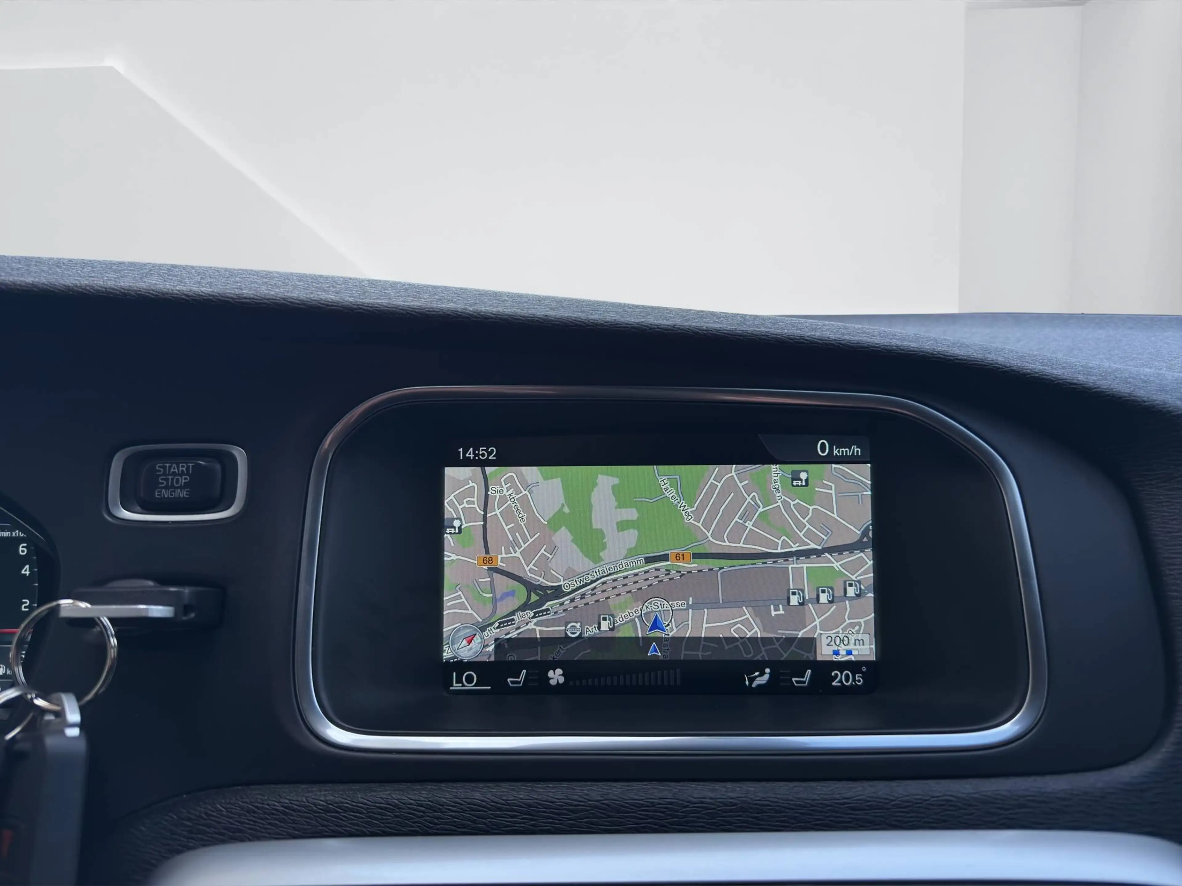 Volvo V40 1.5 You! — photo 13