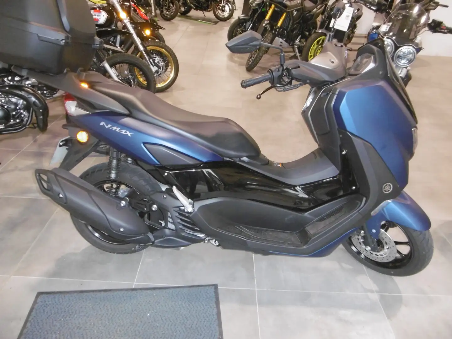 Yamaha NMAX Blu/Azzurro - 1