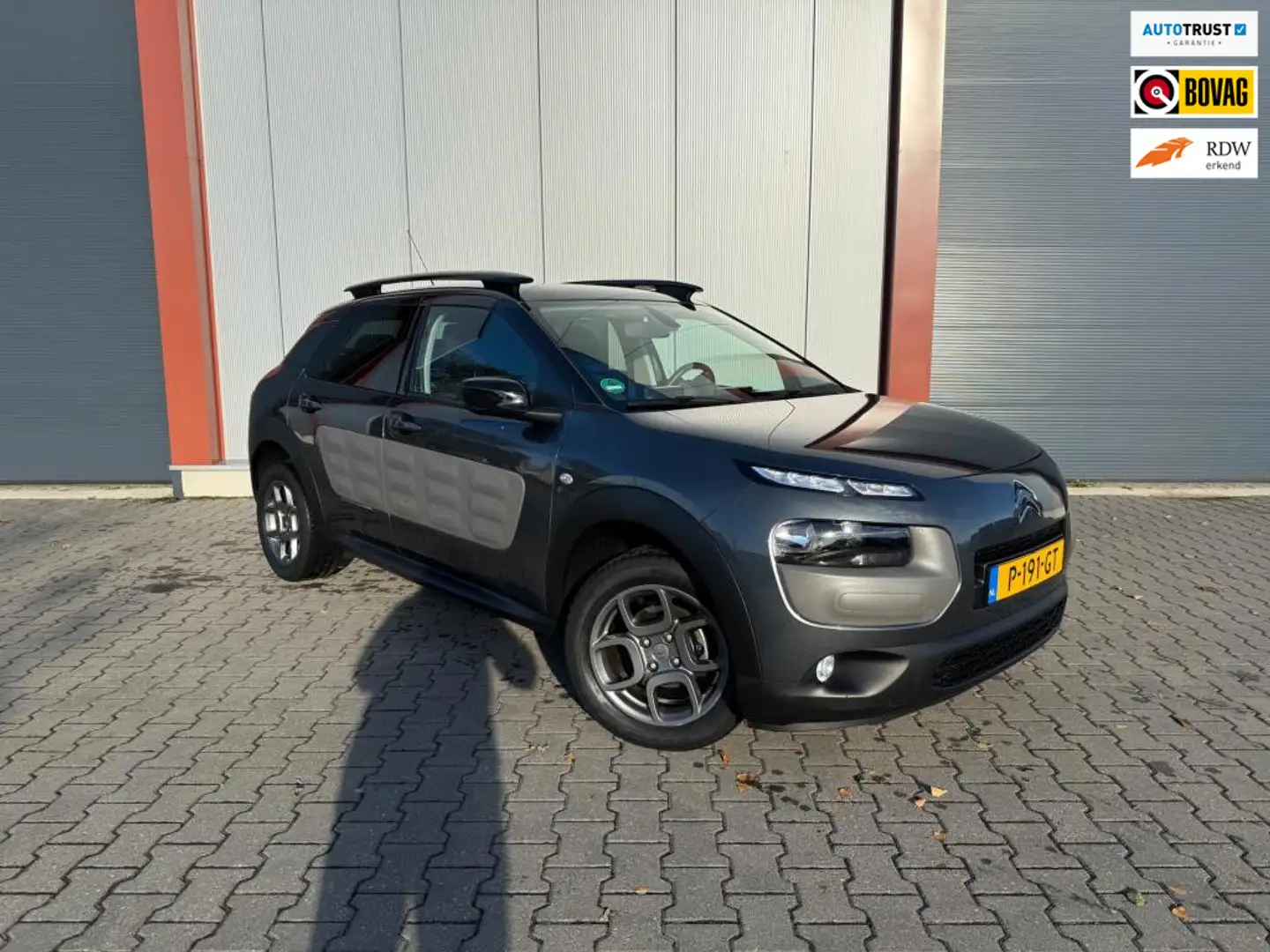 Citroen C4 Cactus 1.2 PureTech W | 1e Eigenaar! Grijs - 1