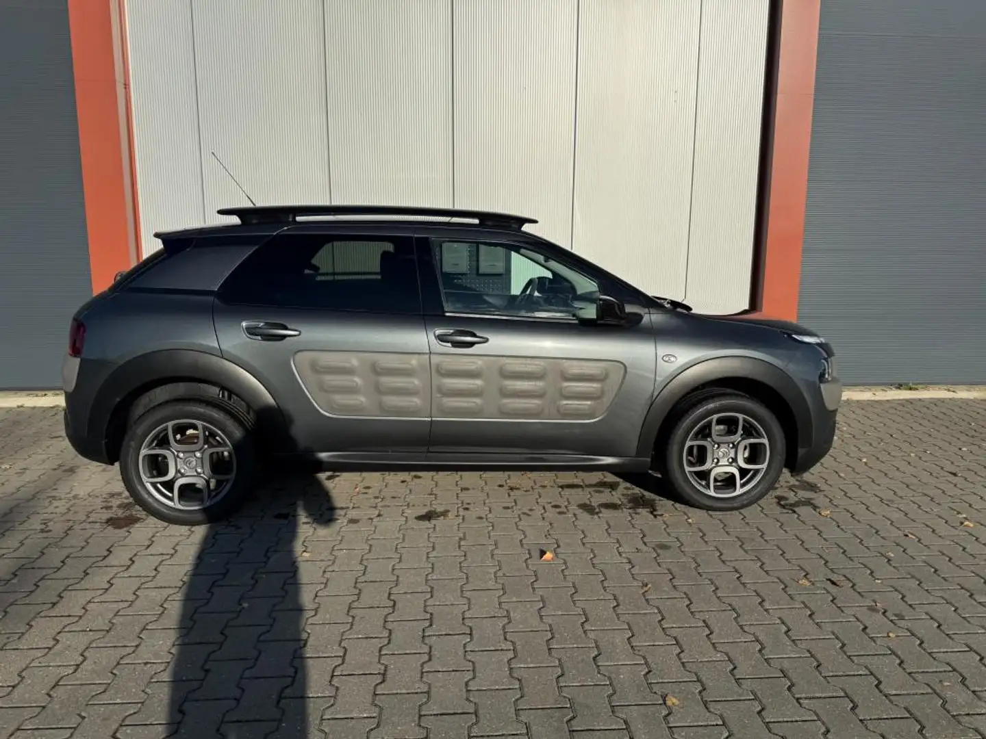 Citroen C4 Cactus 1.2 PureTech W | 1e Eigenaar! Grijs - 2