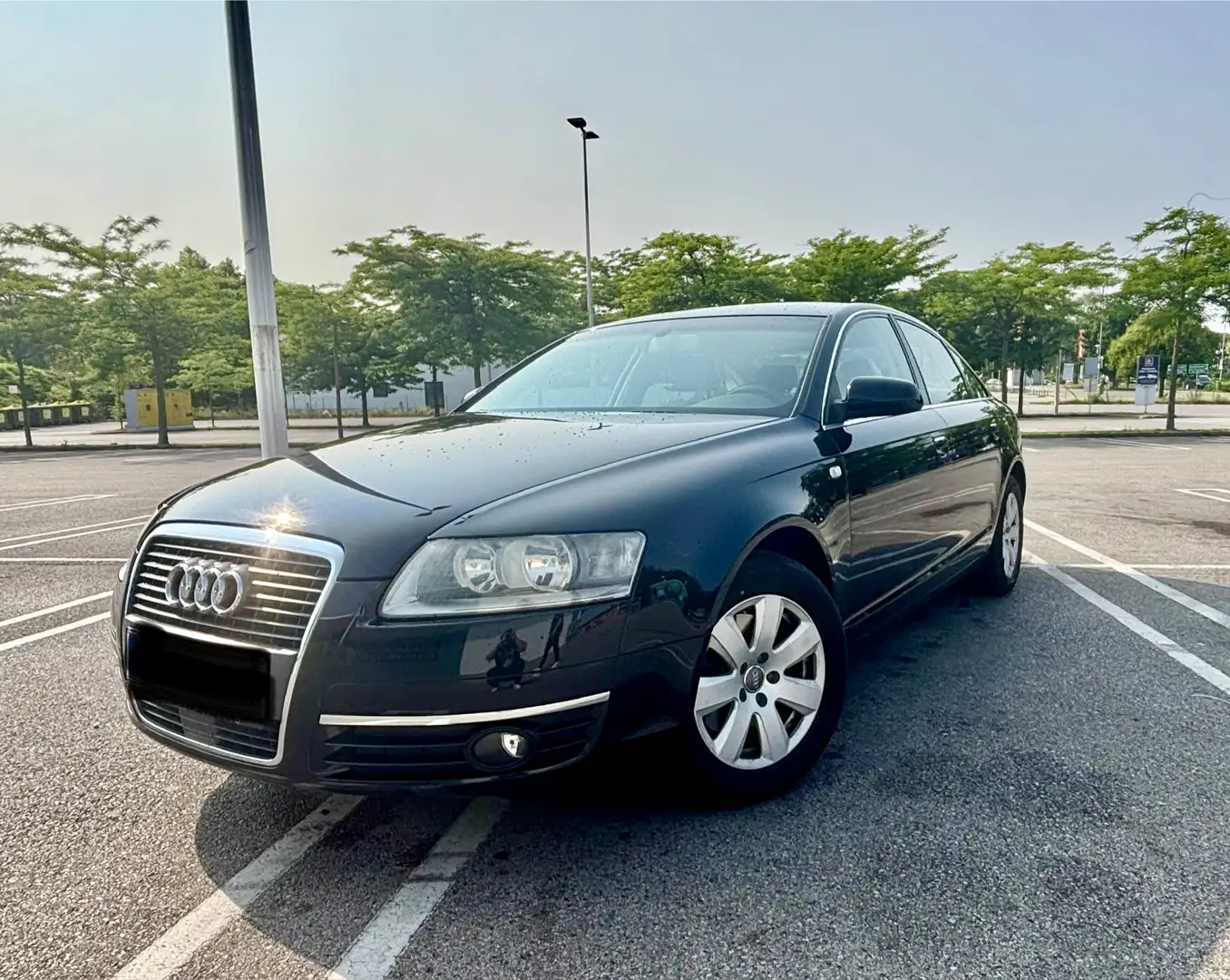 Audi A6 2.4 V6 - 2