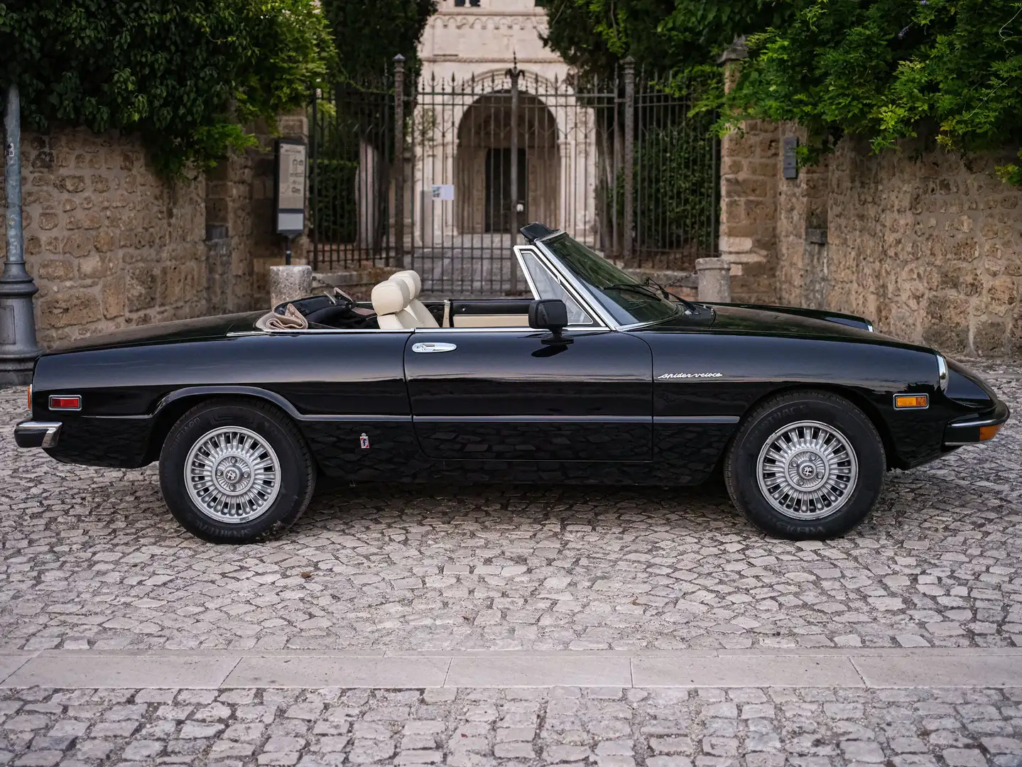 Alfa Romeo Spider Duetto Negro - 2