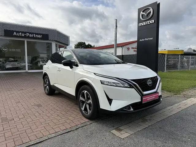 Nissan Qashqai 1.3 DIG T 4x4 N Connecta Winter Business 2 Farben