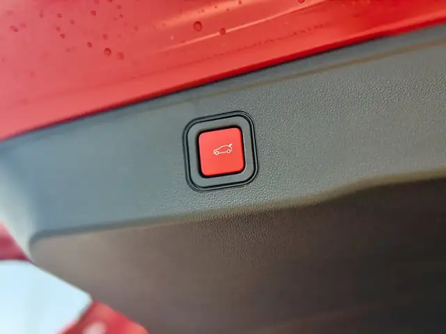 Jeep Avenger view 8