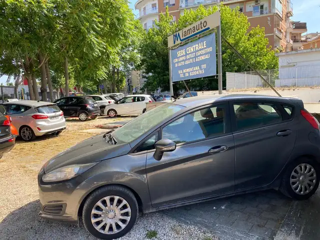Ford Fiesta view 6