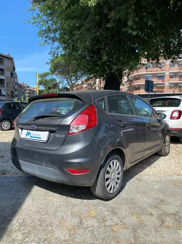 Ford Fiesta view 3