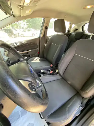 Ford Fiesta view 14
