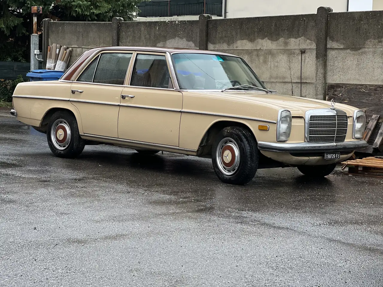Mercedes-Benz E 200, foto 1