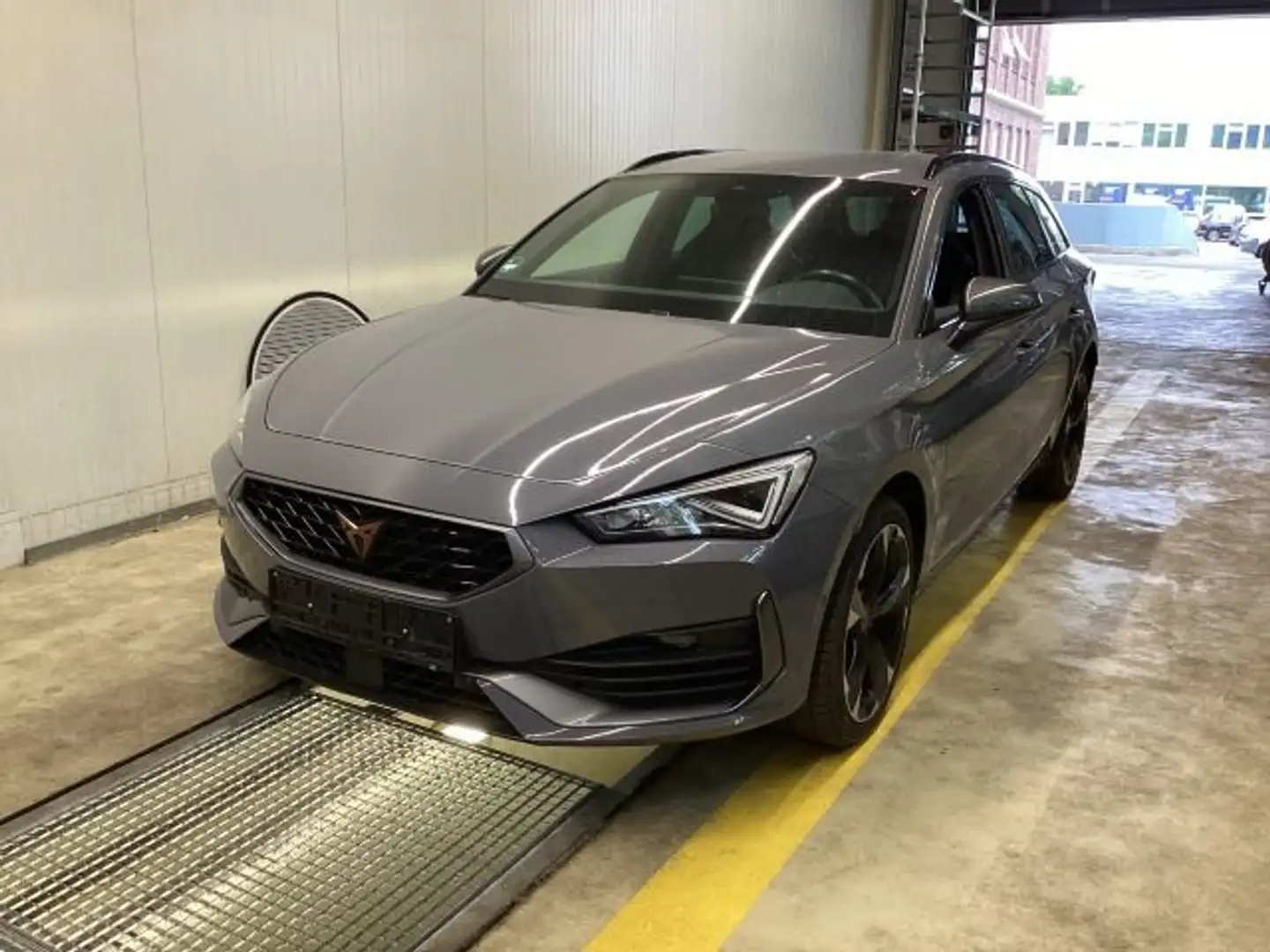 CUPRA Leon Sportstourer 1.4 e-HYBRID DSG Navi Kamera Grau - 2