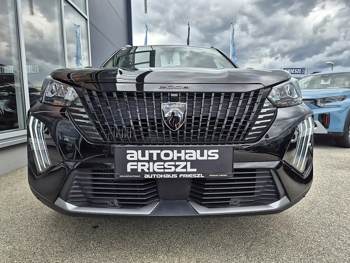 Peugeot 2008 PureTech 130 S&S Allure EAT8 Schwarz - 2