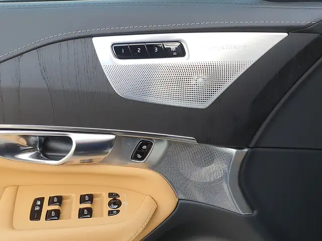 Volvo XC90 B5 AWD Ultra Bright 7-sitzer Ansicht 8