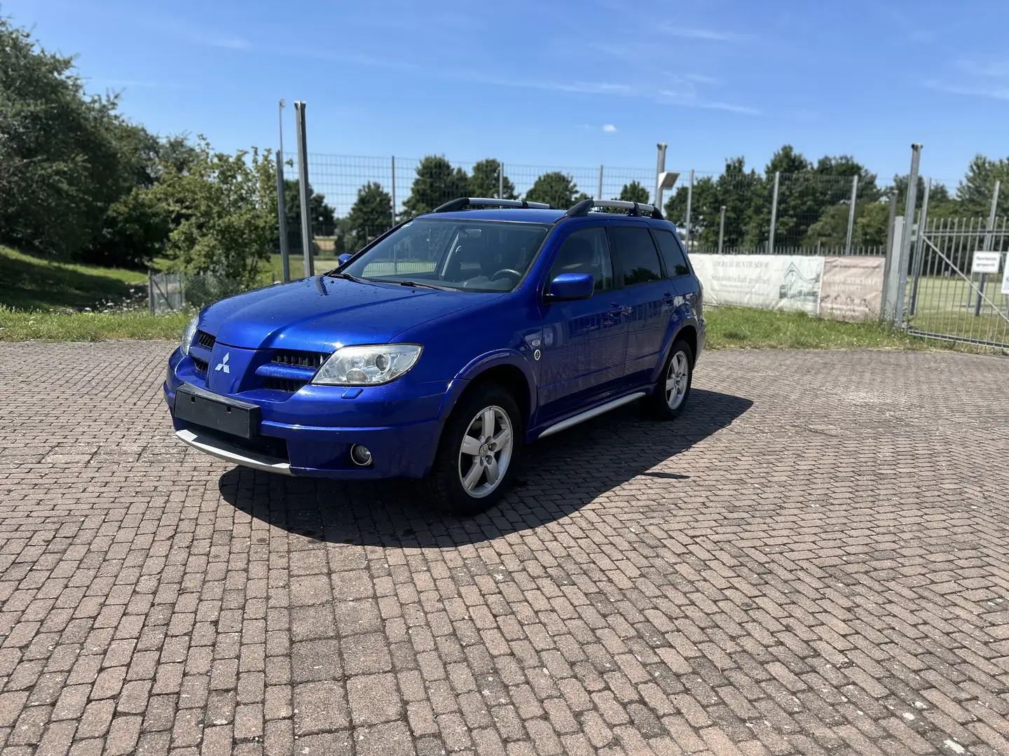 Mitsubishi Outlander 2.4 4WD DAKAR 4x4 - 1